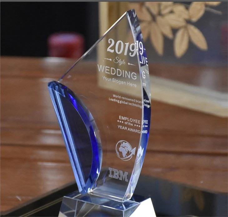 curved-crystal-award-with-top-peak15052361610 curved-crystal-award-with-top-peak15052361610